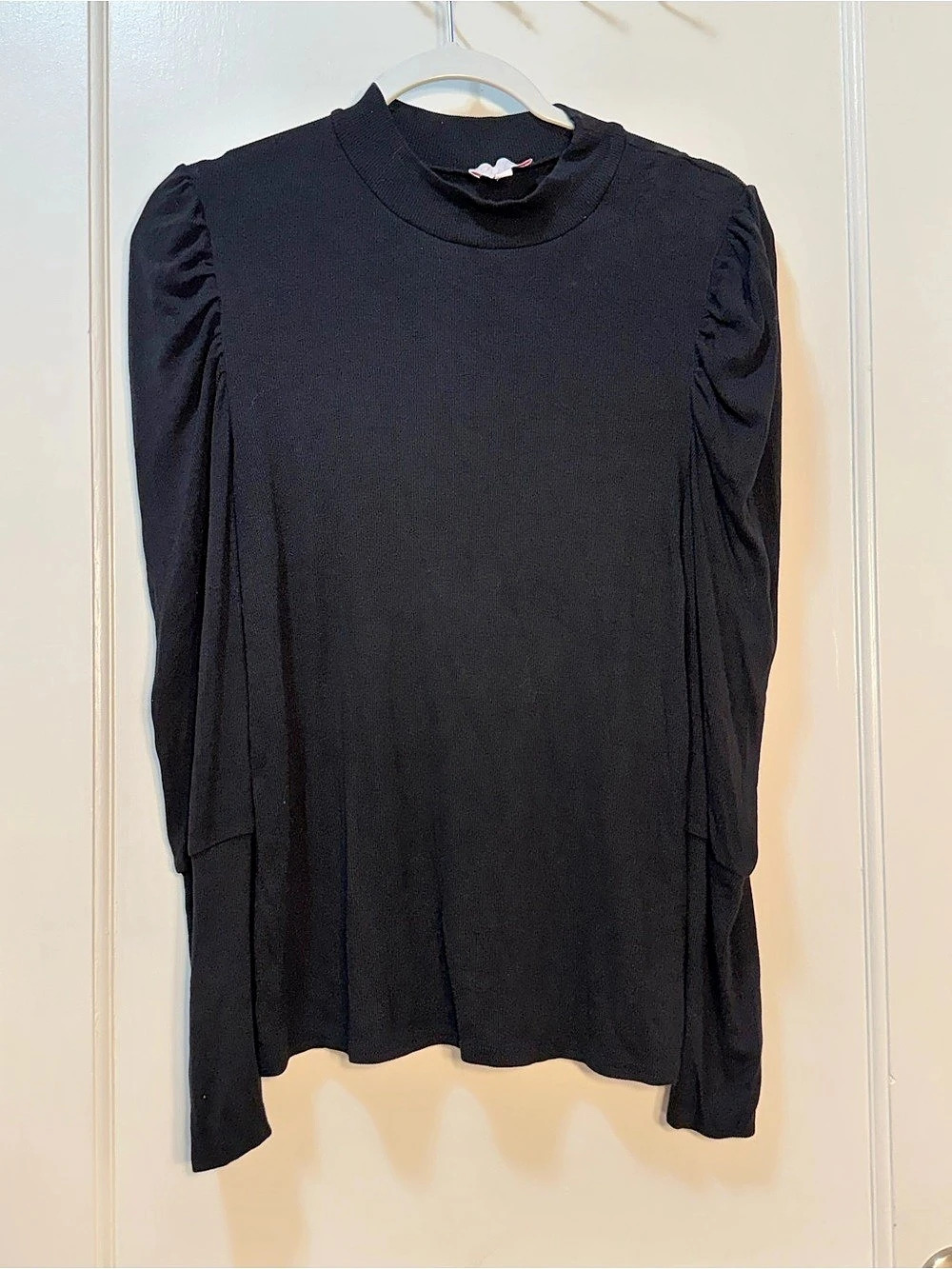 Pink Lily Black Ribbed Puff Sleeve Top Size Medium Like New